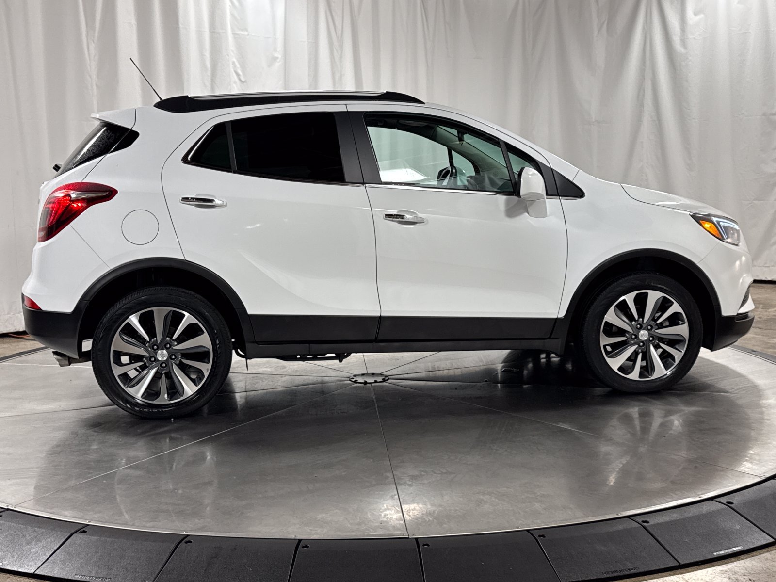 Used 2022 Buick Encore Preferred w/ Safety Package AWD/4WD image 6