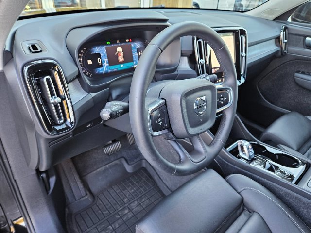 Certified 2024 Volvo XC40 B5 Plus w/ Protection Package Premier AWD/4WD image 20