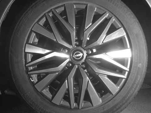 Used 2025 Nissan Altima 2.5 SV image 14