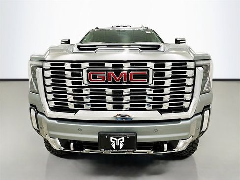 New 2026 GMC Sierra 2500 Denali w/ Denali Reserve Package image 2
