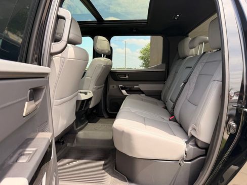 Used 2025 Toyota Tundra Limited AWD/4WD image 5