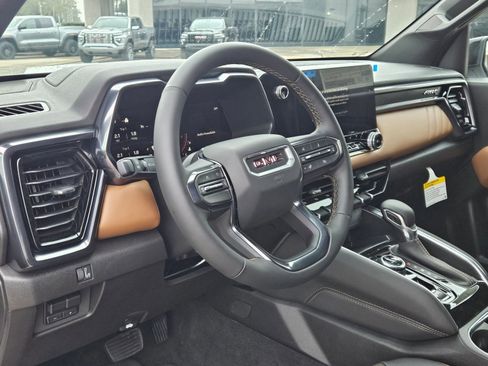 New 2026 GMC Canyon AT4 w/ AT4 Premium Package image 10