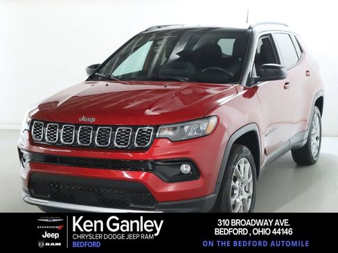 Used 2025 Jeep Compass Limited AWD/4WD image 1