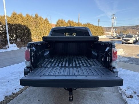 Used 2019 Toyota Tacoma Limited image 6