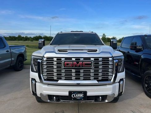 Used 2024 GMC Sierra 2500 Denali w/ Denali Reserve Package AWD/4WD image 2