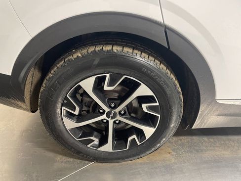 Certified 2023 Kia Sportage EX image 9