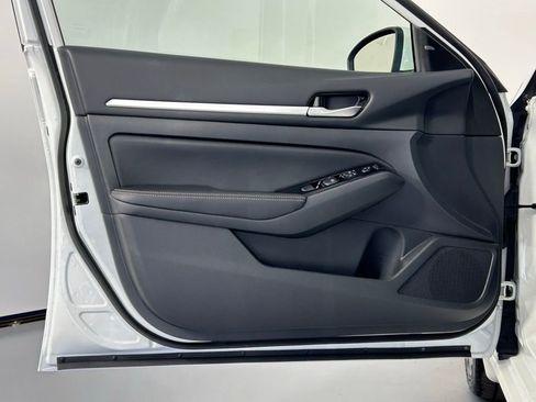 Used 2025 Nissan Altima 2.5 SL image 31