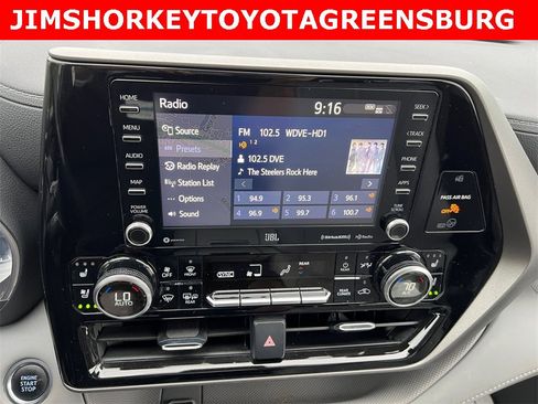 Used 2021 Toyota Highlander Limited image 18