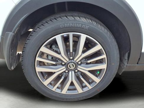 Certified 2021 Nissan Kicks SV FWD image 9