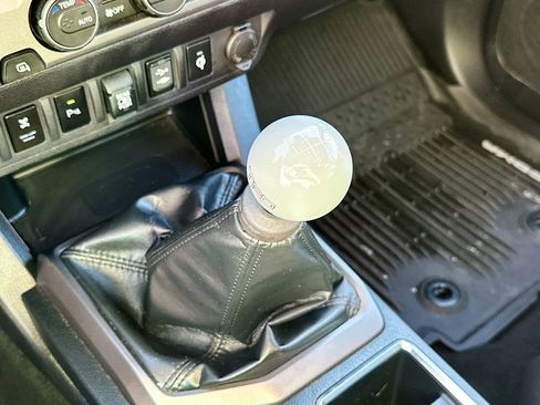 Used 2019 Toyota Tacoma TRD Off-Road w/ TRD Premium Off Road Package image 22