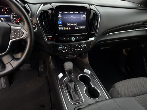 Used 2023 Chevrolet Traverse LT image 31