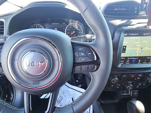 Used 2021 Jeep Renegade Latitude image 18