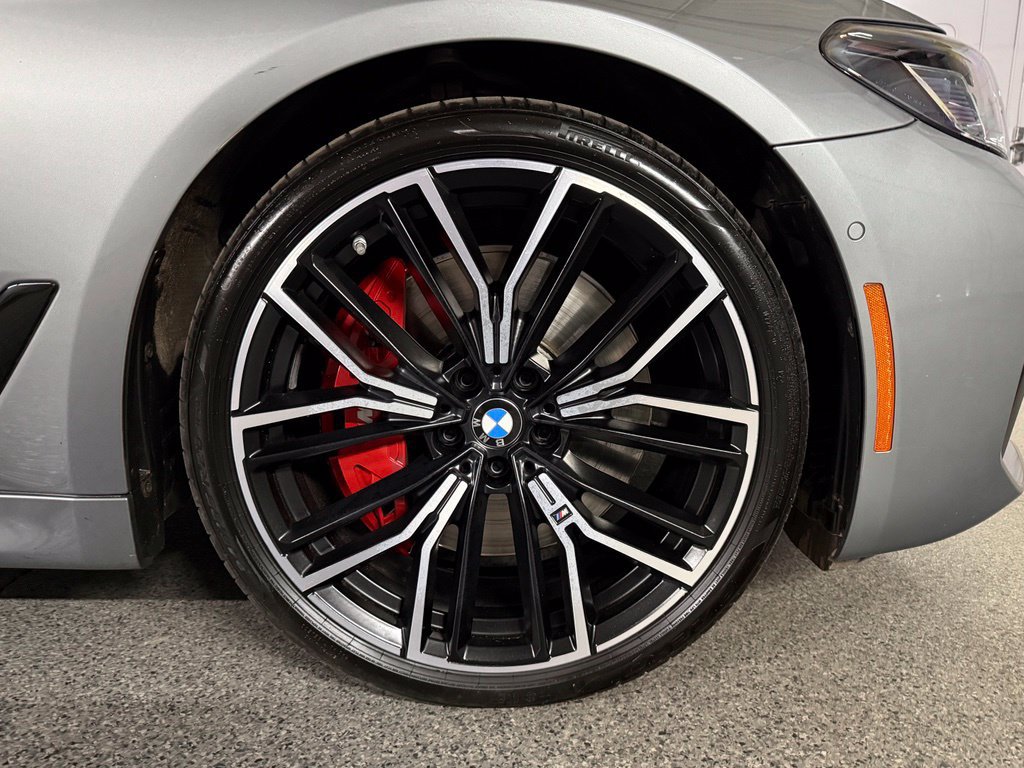 Used 2023 BMW M550i xDrive w/ Executive Package AWD/4WD image 5