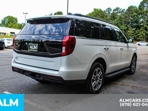 Used 2025 Ford Expedition Active AWD/4WD image 6