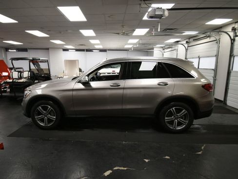 Used 2021 Mercedes-Benz GLC 300 4MATIC image 5