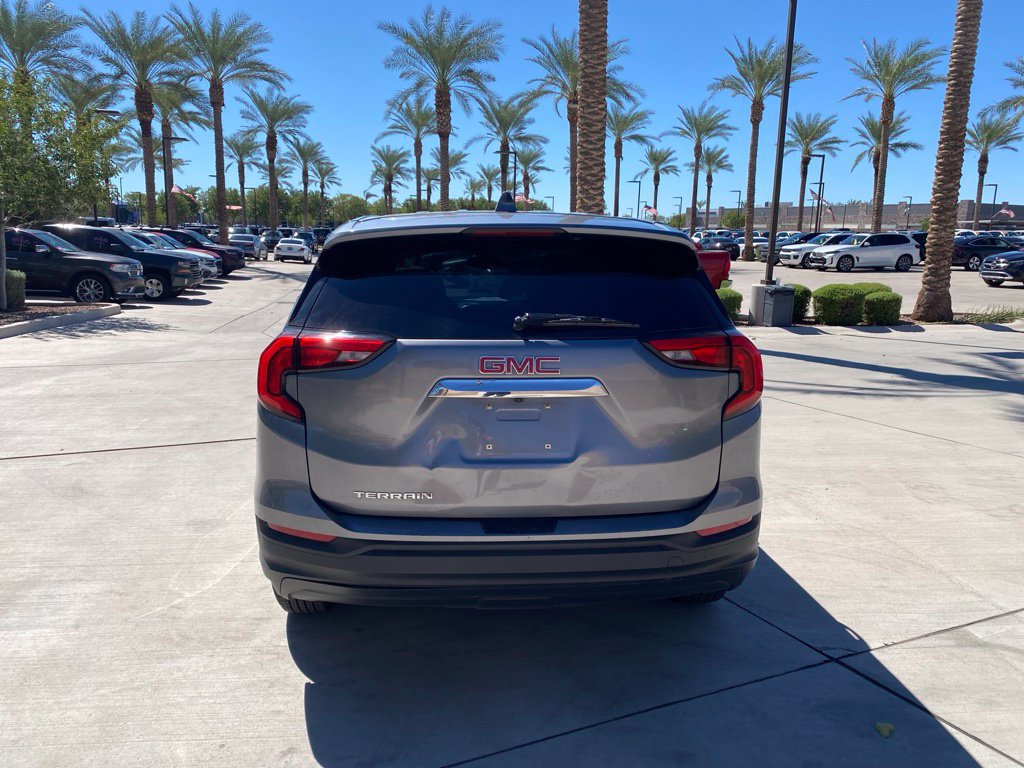 Used 2020 GMC Terrain SLE FWD image 4