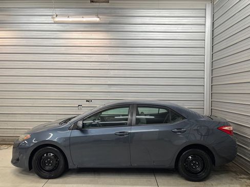 Used 2018 Toyota Corolla LE FWD image 10