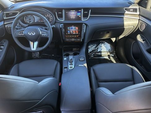 New 2025 INFINITI QX50 Pure image 10