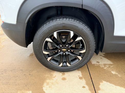 Used 2021 Chevrolet TrailBlazer LT w/ Convenience Package FWD image 27