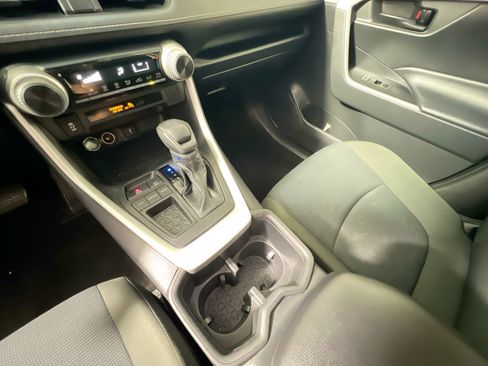 Used 2022 Toyota RAV4 LE image 25