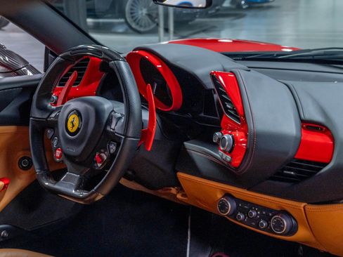 Used 2016 Ferrari 488 GTB RWD image 95