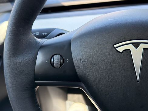 Used 2022 Tesla Model 3 Long Range AWD/4WD image 15