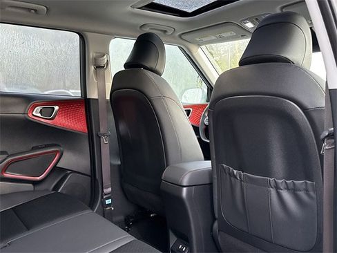 Used 2025 Kia Soul GT-Line w/ GT-Line Technology Package image 20
