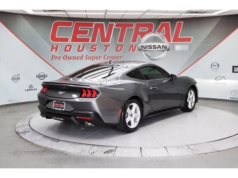 Used 2025 Ford Mustang Premium RWD image 4