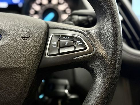 Used 2017 Ford Escape SE w/ Equipment Group 201A FWD image 18