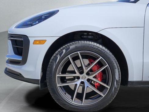 Certified 2025 Porsche Macan S image 13