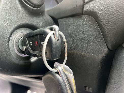 Used 2025 Toyota RAV4 LE AWD/4WD image 20