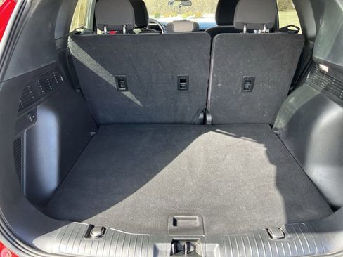 Used 2020 Ford Escape SE image 26