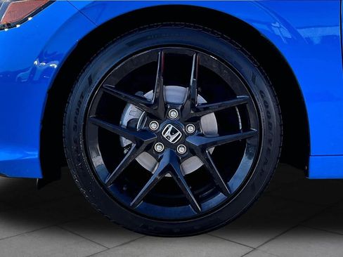Certified 2025 Honda Civic Sport image 11