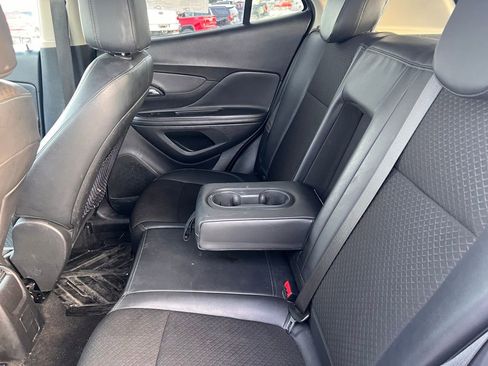 Used 2021 Buick Encore Preferred image 9