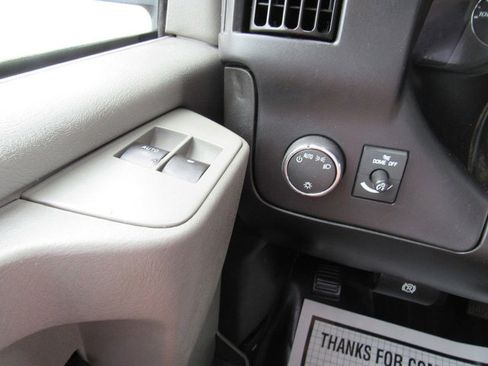 Used 2015 Chevrolet Express 2500 RWD image 36
