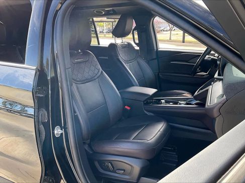 Used 2025 Ford Explorer Platinum w/ LUX Leather Package image 9