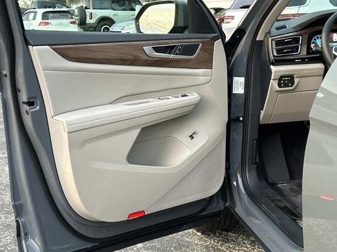 New 2026 Volkswagen Atlas SE FWD image 18
