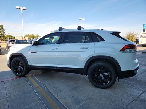 New 2026 Volkswagen Atlas Cross Sport SE image 4