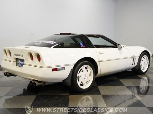 Used 1988 Chevrolet Corvette Coupe RWD image 13