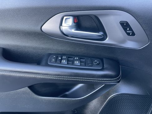 New 2026 Chrysler Pacifica Select image 15