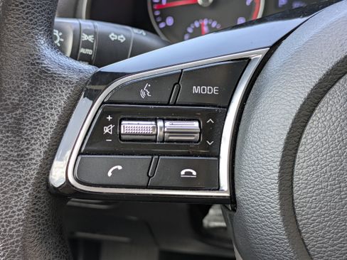 Used 2020 Kia Forte LXS FWD image 19