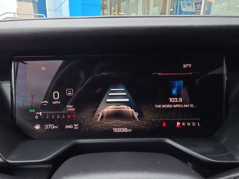 Used 2025 GMC Acadia Elevation image 23