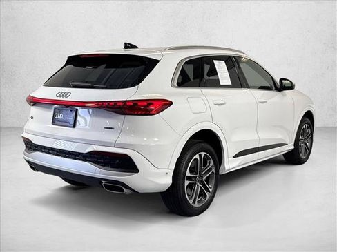 Certified 2025 Audi Q5 Premium w/ Convenience Package AWD/4WD image 5