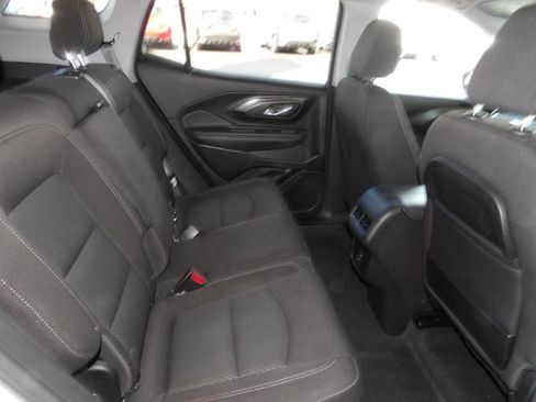 Used 2024 GMC Terrain SLE image 23