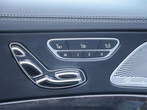 Used 2017 Mercedes-Benz S 550 Sedan image 31