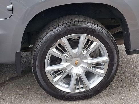 Used 2019 Chevrolet Silverado 1500 High Country w/ High Country Premium Package AWD/4WD image 30