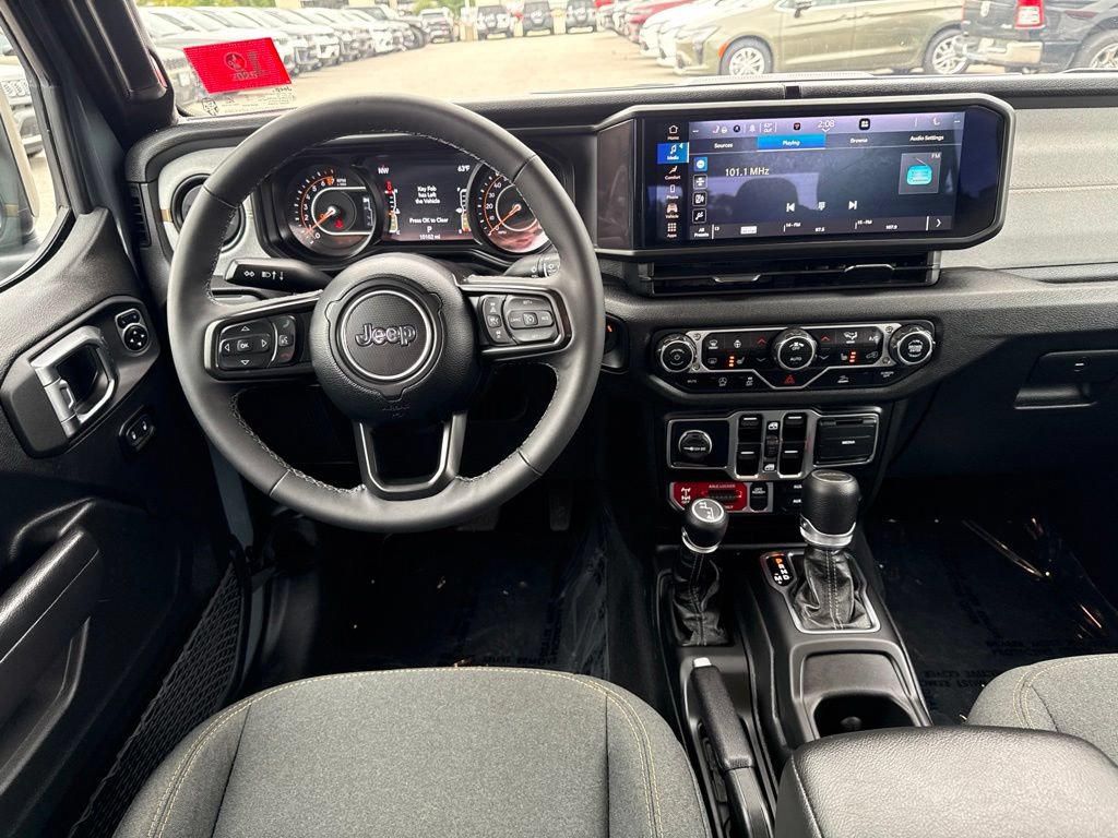 Certified 2025 Jeep Gladiator Sport AWD/4WD image 19