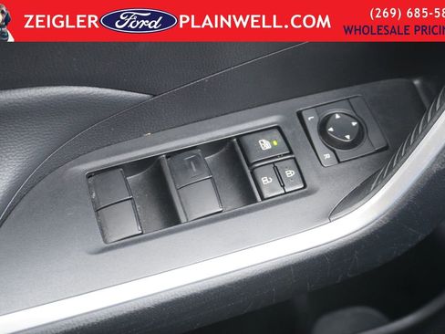 Used 2022 Toyota RAV4 LE image 28