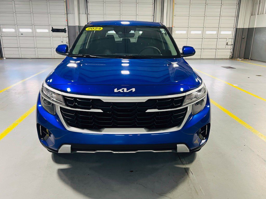 Used 2024 Kia Seltos LX AWD/4WD image 12