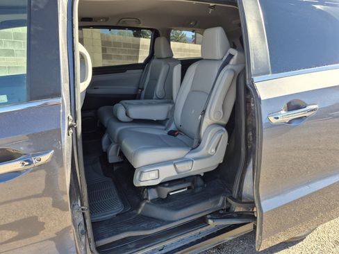Used 2018 Honda Odyssey EX-L image 18